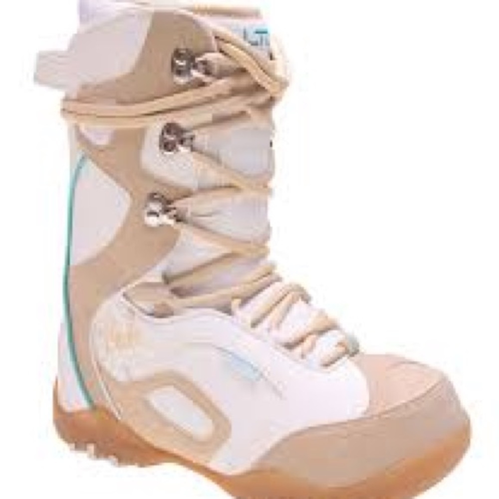 Snowboarding boots LTD